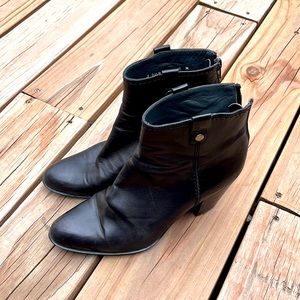 Stuart Weitzman size 8 ankle boots, black leather